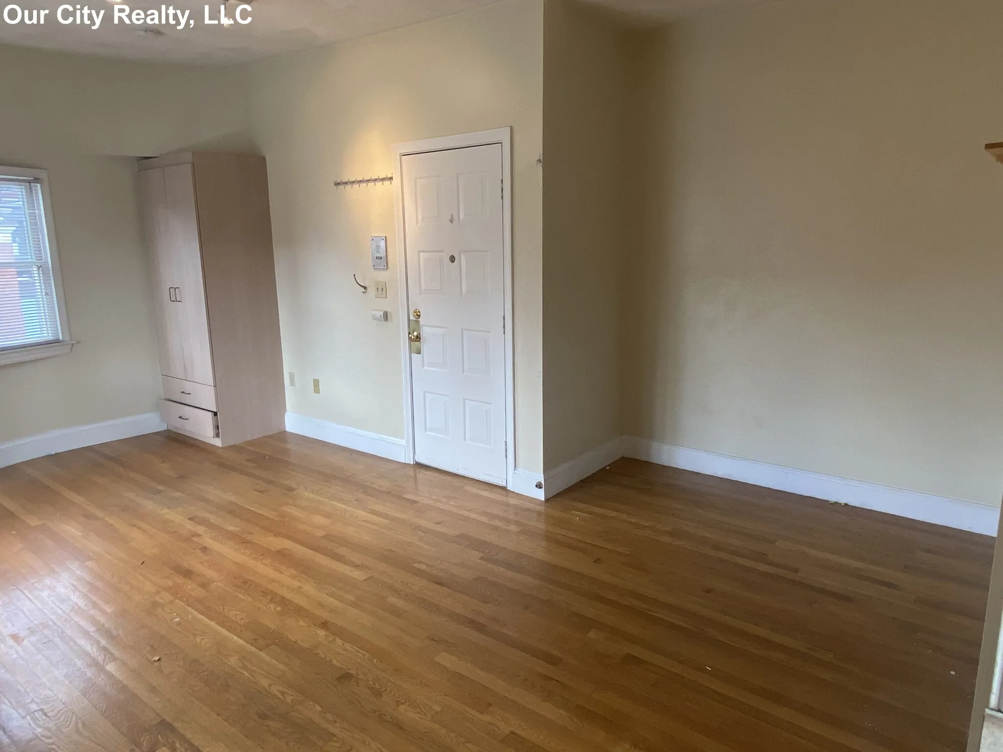 Studio bed, 1 bath apartment for rent at 12 Auburn St Unit 10, Cambridgeport — photo 4 of 8