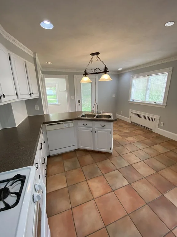 3 bed, 2 bath apartment for rent at 12 Avon St Unit 12, Reading — photo 8 of 25