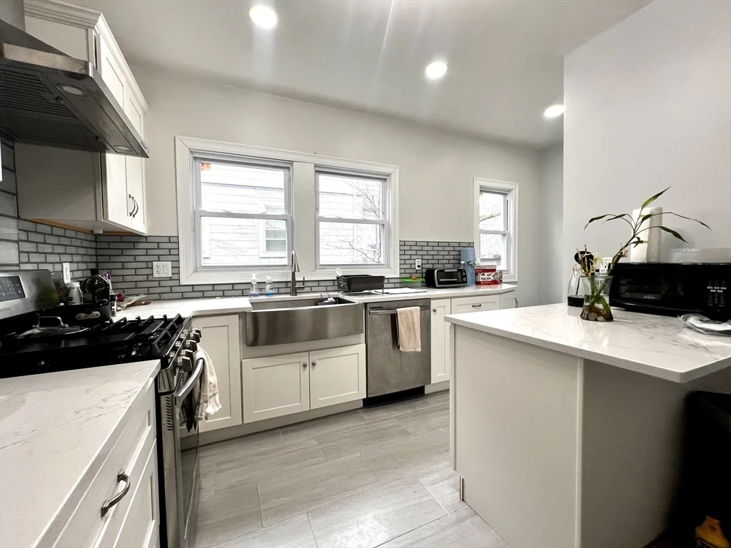 2 bed, 1 bath apartment for rent at 12 Bailey St Unit 1, West Somerville — photo 4 of 14