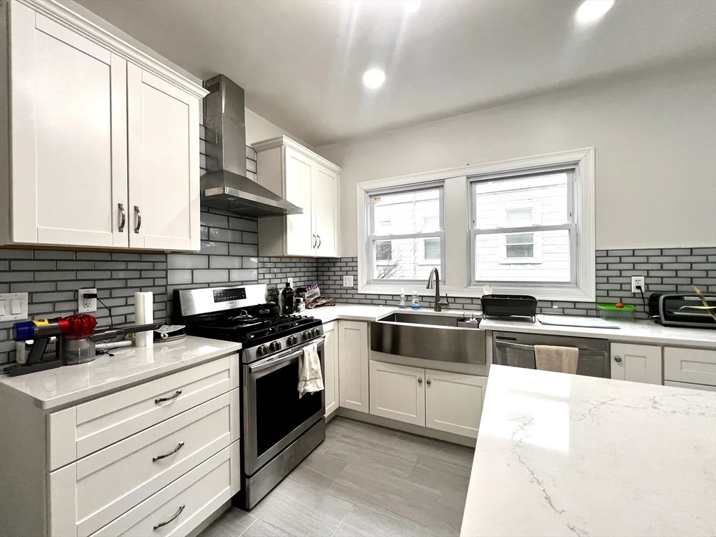 2 bed, 1 bath apartment for rent at 12 Bailey St Unit 1, West Somerville — photo 1 of 14
