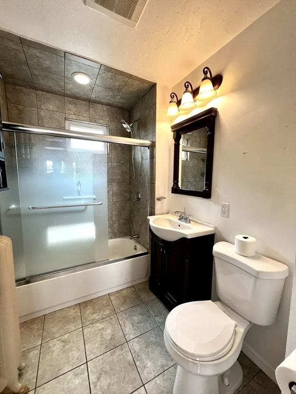 3 bed, 1 bath apartment for rent at 12 Bailey St Unit 2, West Somerville — photo 12 of 15