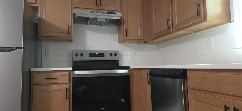2 bed, 1 bath apartment for rent at 12 Barbara Rd Unit 4, North Attleboro — photo 3 of 14