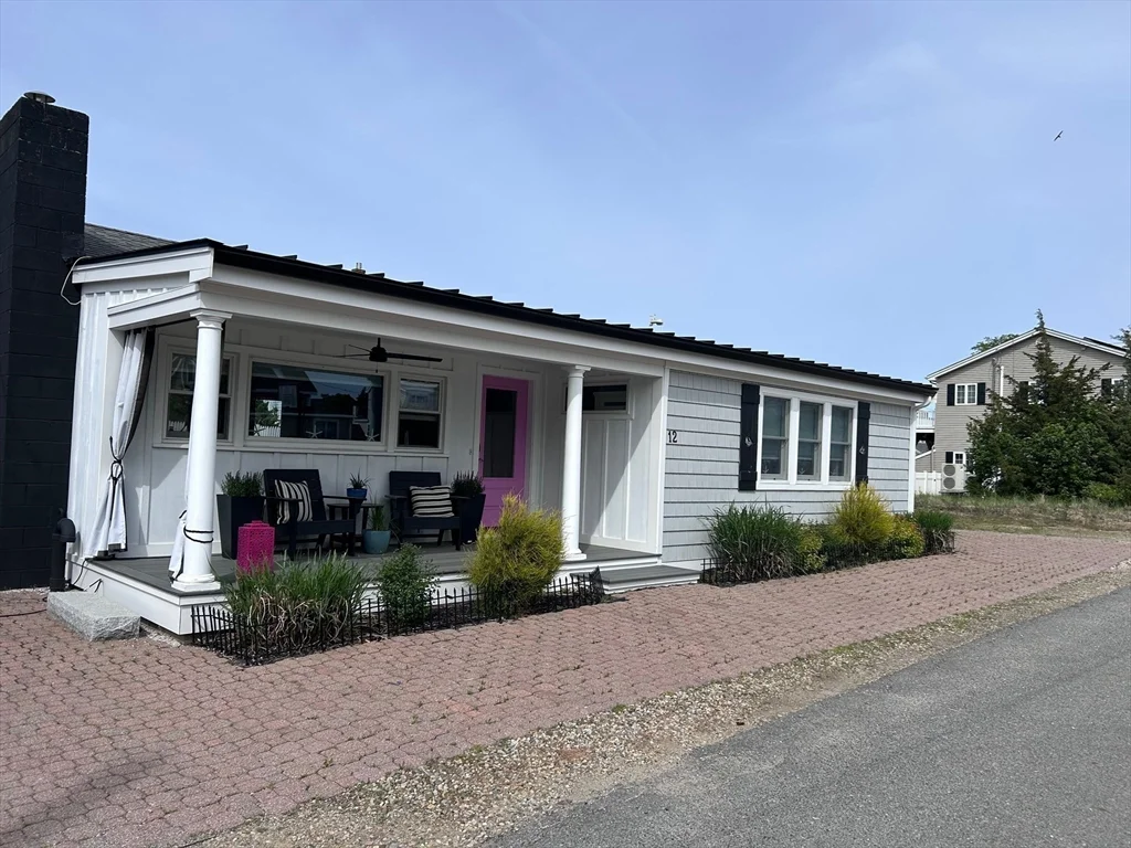 3 bed, 2 bath apartment for rent at 12 Barker Unit WINTER, Plum Island — photo 1 of 24