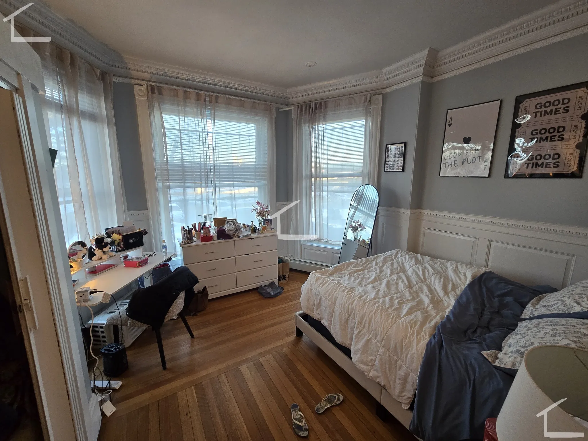 4 bed, 2 bath apartment for rent at 12 Bay State Rd Unit 1, Fenway — photo 8 of 10