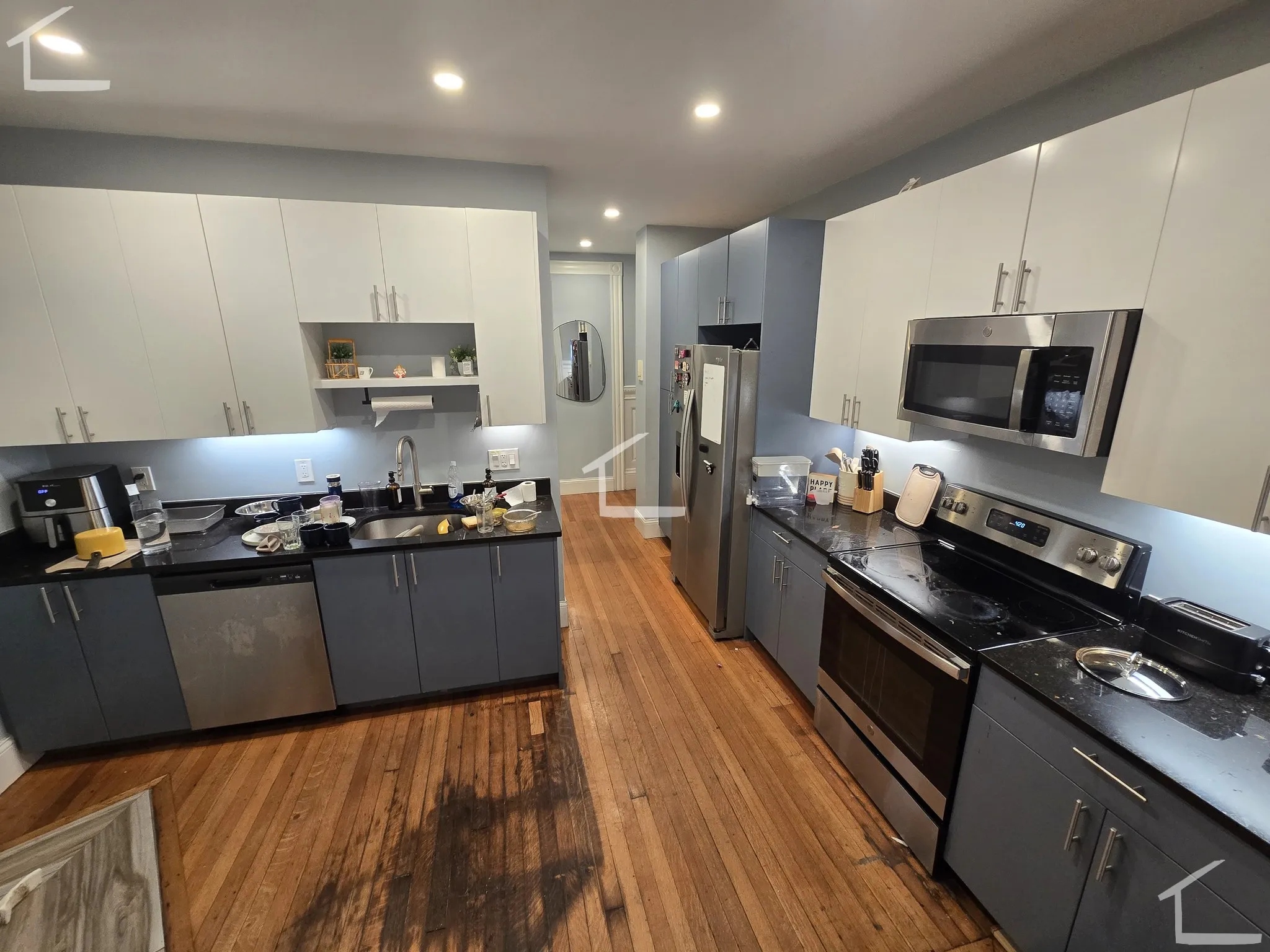 4 bed, 2 bath apartment for rent at 12 Bay State Rd Unit 1, Fenway — photo 10 of 10
