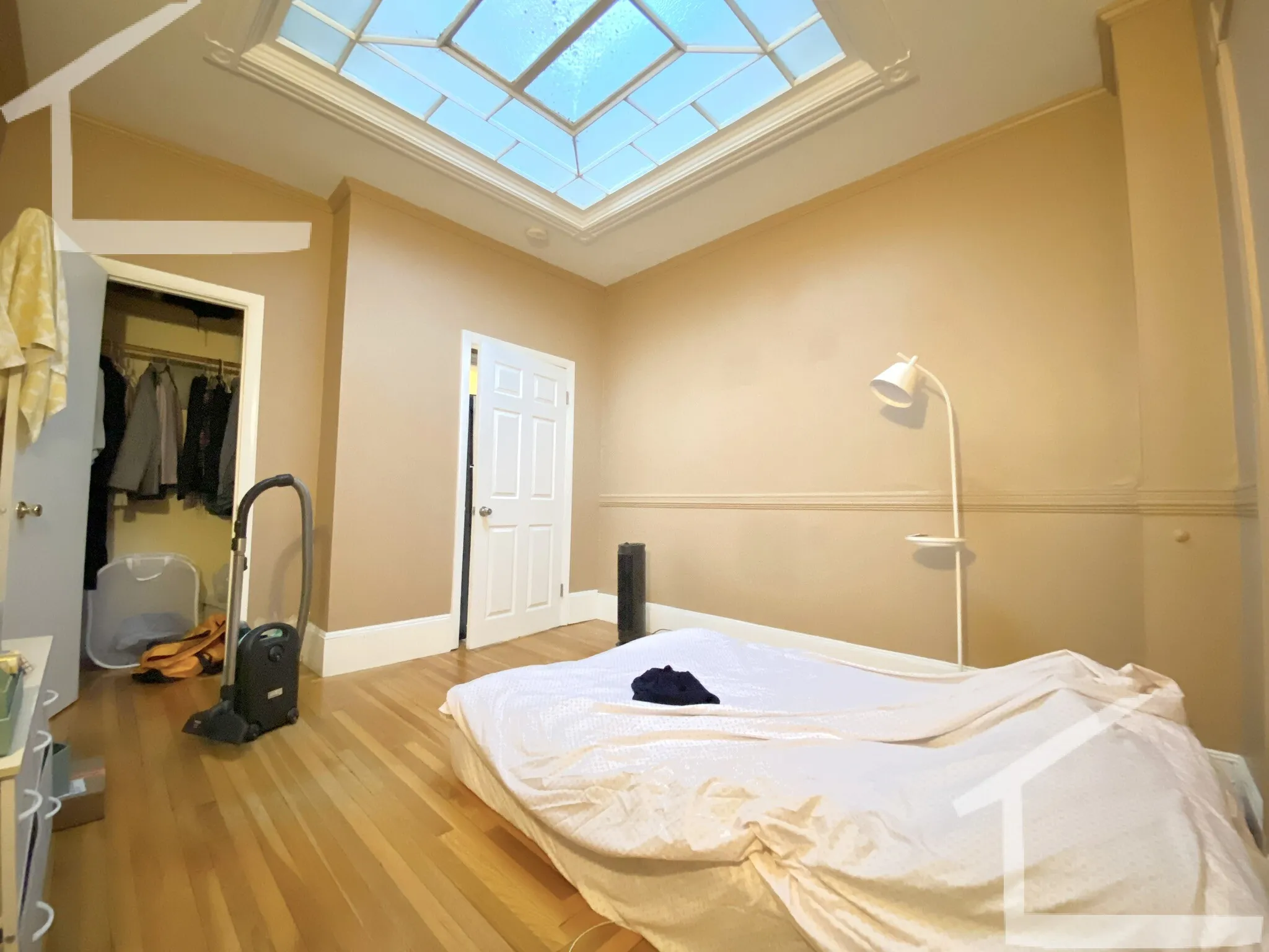 2 bed, 1 bath apartment for rent at 12 Bay State Rd Unit 4R, Fenway — photo 3 of 15