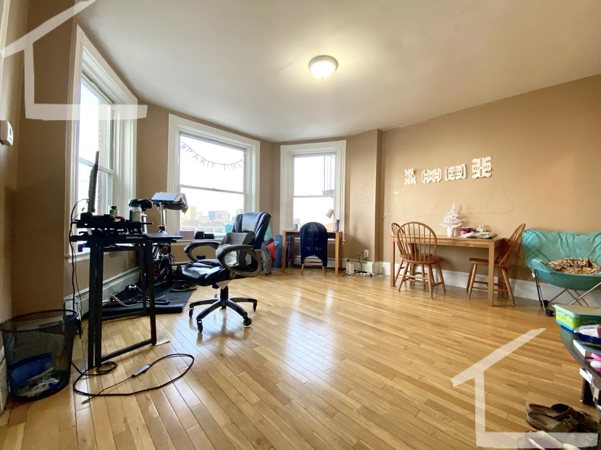 2 bed, 1 bath apartment for rent at 12 Bay State Rd Unit 4R, Fenway — photo 2 of 15