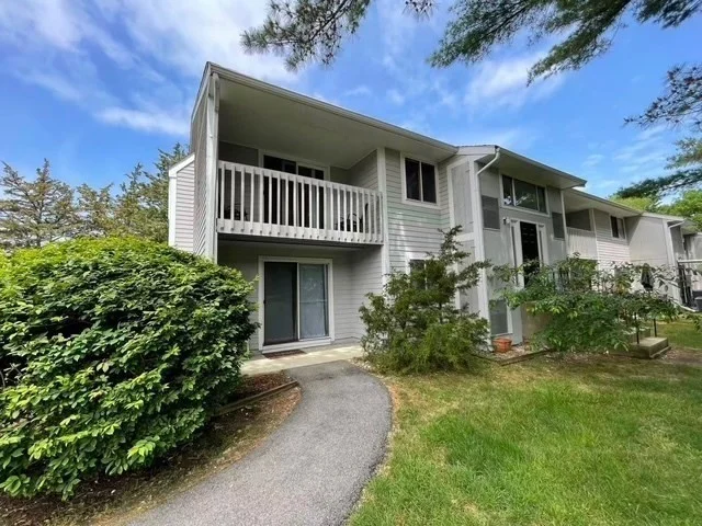 1 bed, 1 bath apartment for rent at 12 Beals Cove Rd Unit H, Hingham — photo 8 of 11