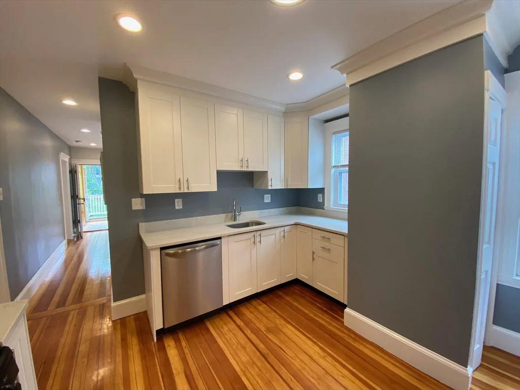 3 bed, 1 bath apartment for rent at 12 Becket St Unit 3, Dorchester — photo 10 of 13