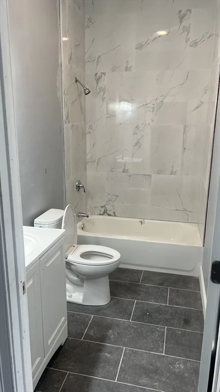 3 bed, 1 bath apartment for rent at 12 Benefit St Unit 3, Worcester — photo 5 of 9