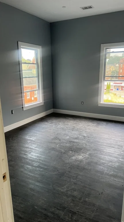 3 bed, 1 bath apartment for rent at 12 Benefit St Unit 3, Worcester — photo 9 of 9