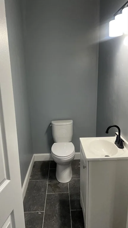 3 bed, 1 bath apartment for rent at 12 Benefit St Unit 3, Worcester — photo 6 of 9