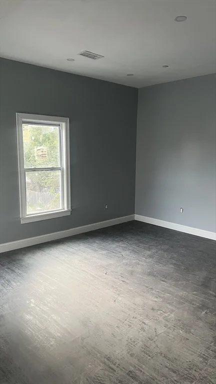 3 bed, 1 bath apartment for rent at 12 Benefit St Unit 3, Worcester — photo 8 of 9