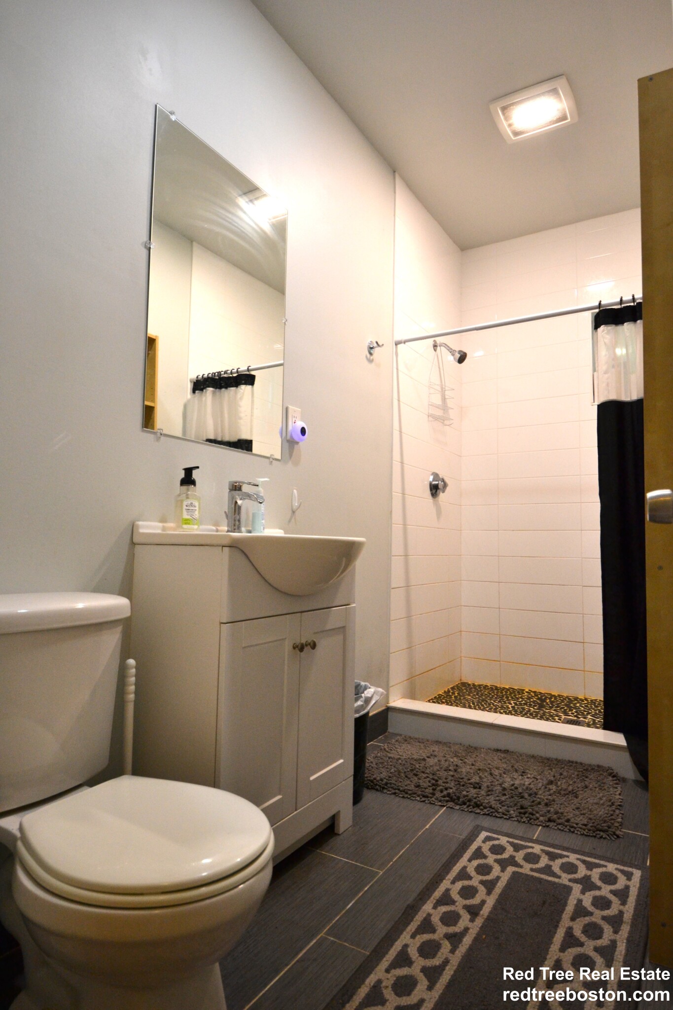 4 bed, 1 bath apartment for rent at 12 Bennett St Unit 1, Brighton — photo 3 of 7