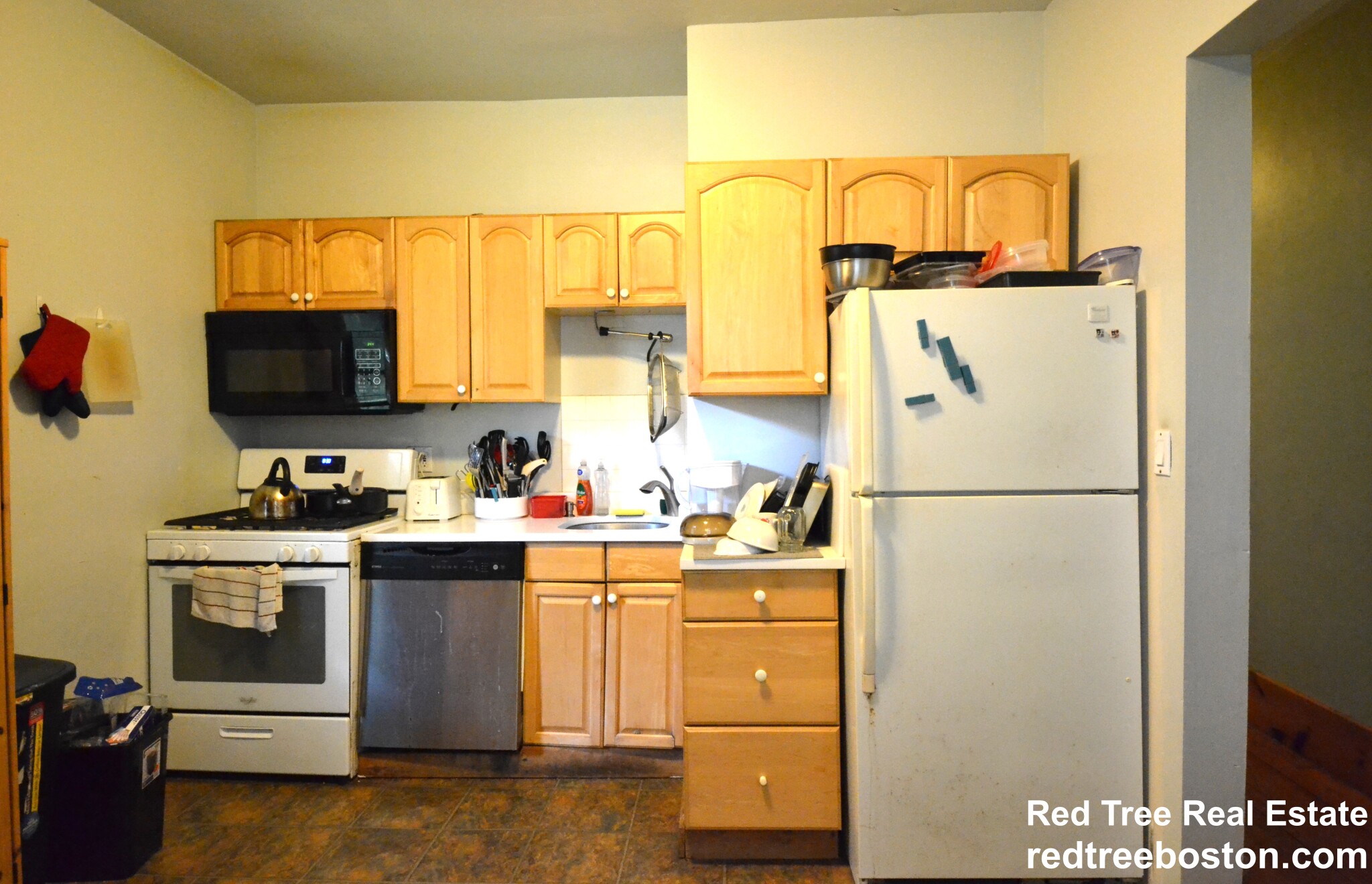 4 bed, 1 bath apartment for rent at 12 Bennett St Unit 1, Brighton — photo 1 of 7