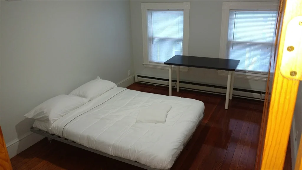 3 bed, 1 bath apartment for rent at 12 Bennett St Unit 3, Brighton — photo 12 of 17