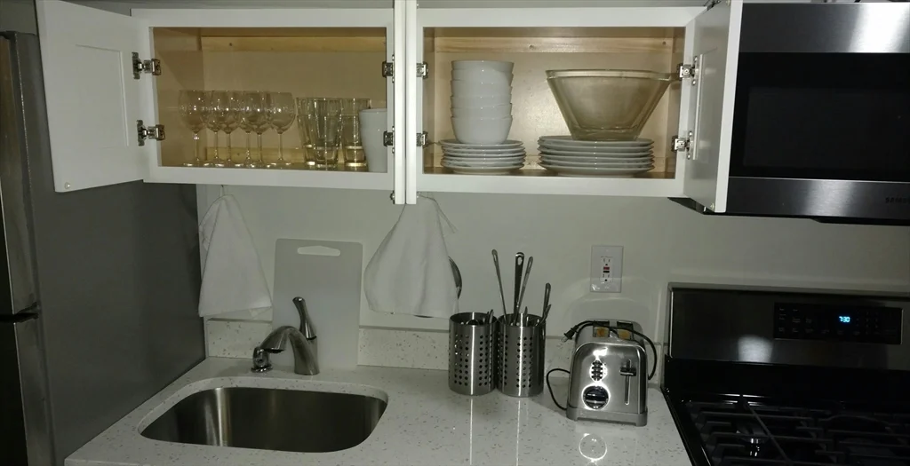 3 bed, 1 bath apartment for rent at 12 Bennett St Unit 3, Brighton — photo 3 of 17
