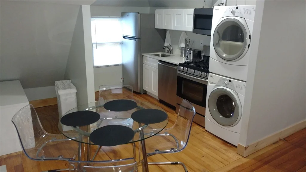 3 bed, 1 bath apartment for rent at 12 Bennett St Unit 3, Brighton — photo 1 of 17
