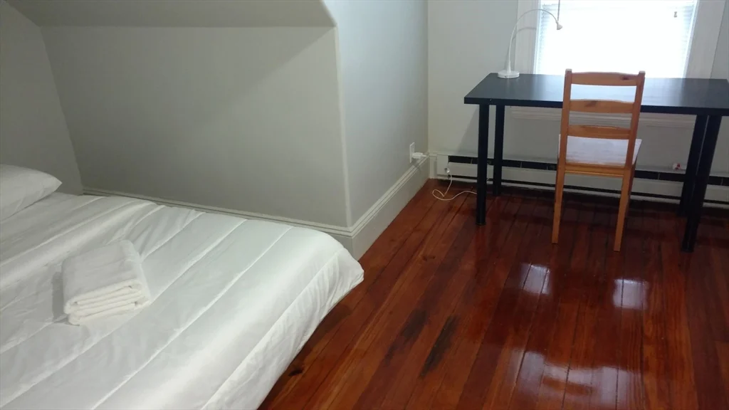 3 bed, 1 bath apartment for rent at 12 Bennett St Unit 3, Brighton — photo 14 of 17