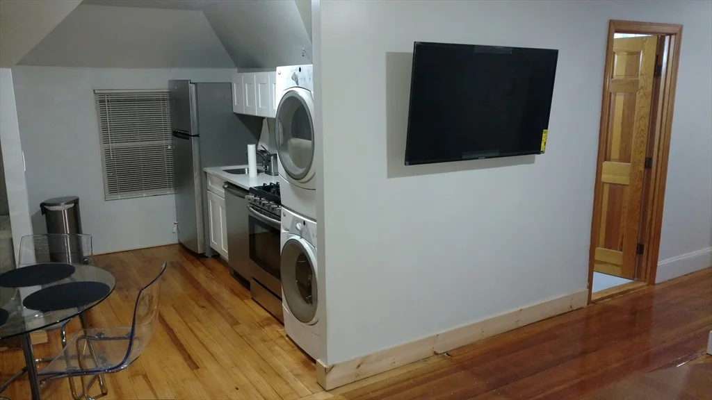 3 bed, 1 bath apartment for rent at 12 Bennett St Unit 3, Brighton — photo 5 of 17