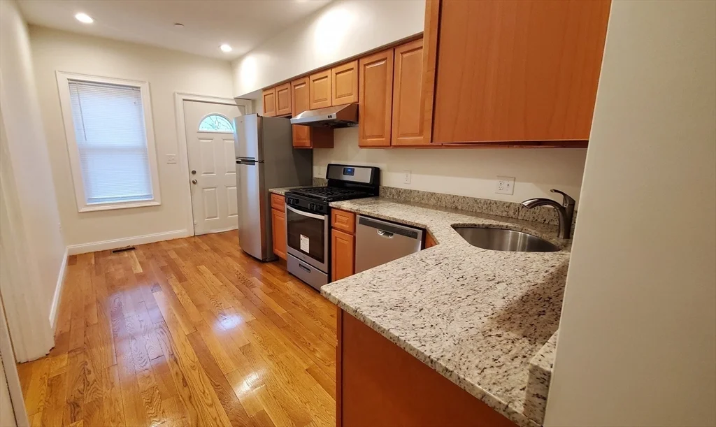 1 bed, 1 bath apartment for rent at 12 Bent Ter Unit 12A, Quincy — photo 3 of 11