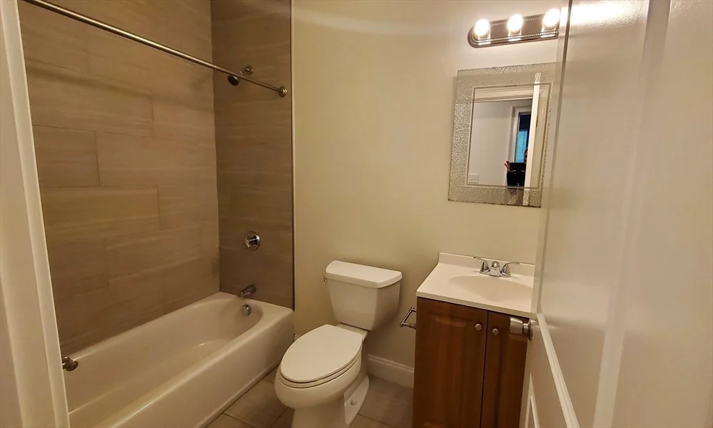 1 bed, 1 bath apartment for rent at 12 Bent Ter Unit 12A, Quincy — photo 8 of 11