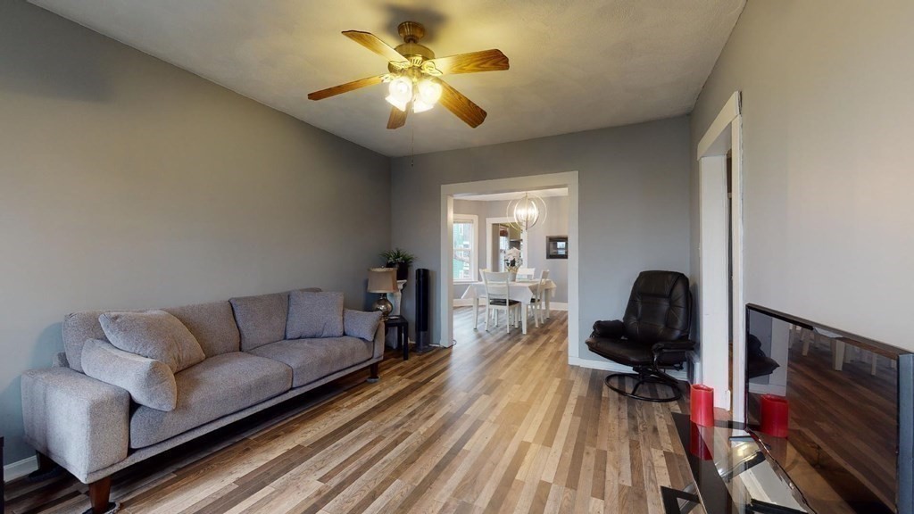 3 bed, 1 bath apartment for rent at 12 Bentham Rd Unit 0, Dorchester — photo 6 of 23