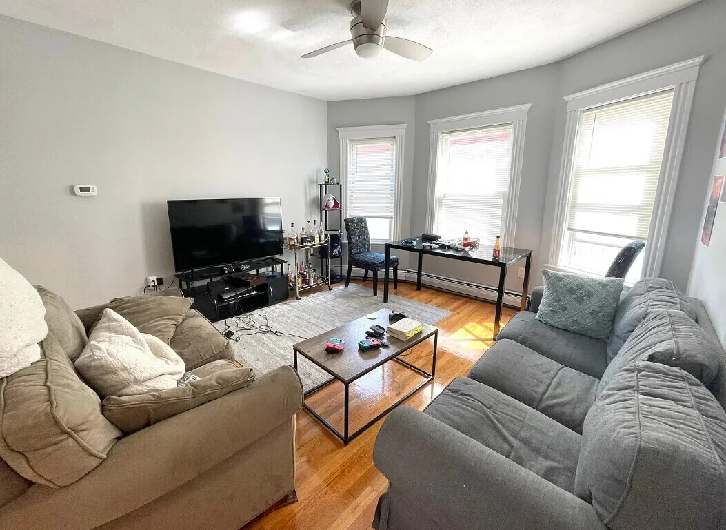5 bed, 2 bath apartment for rent at 12 Berwick Rd, Tufts University