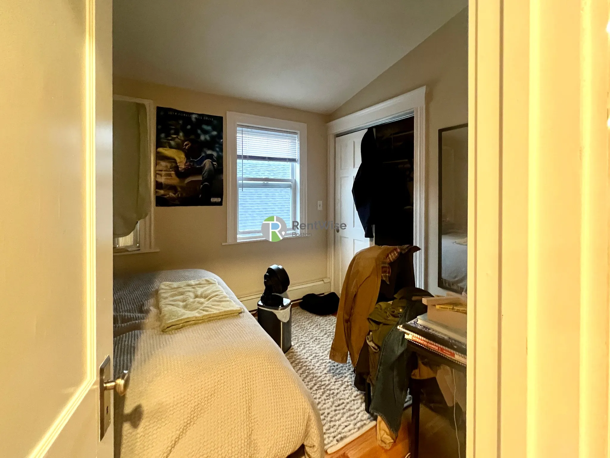 5 bed, 2 bath apartment for rent at 12 Berwick Rd Unit 1, South Medford — photo 19 of 24