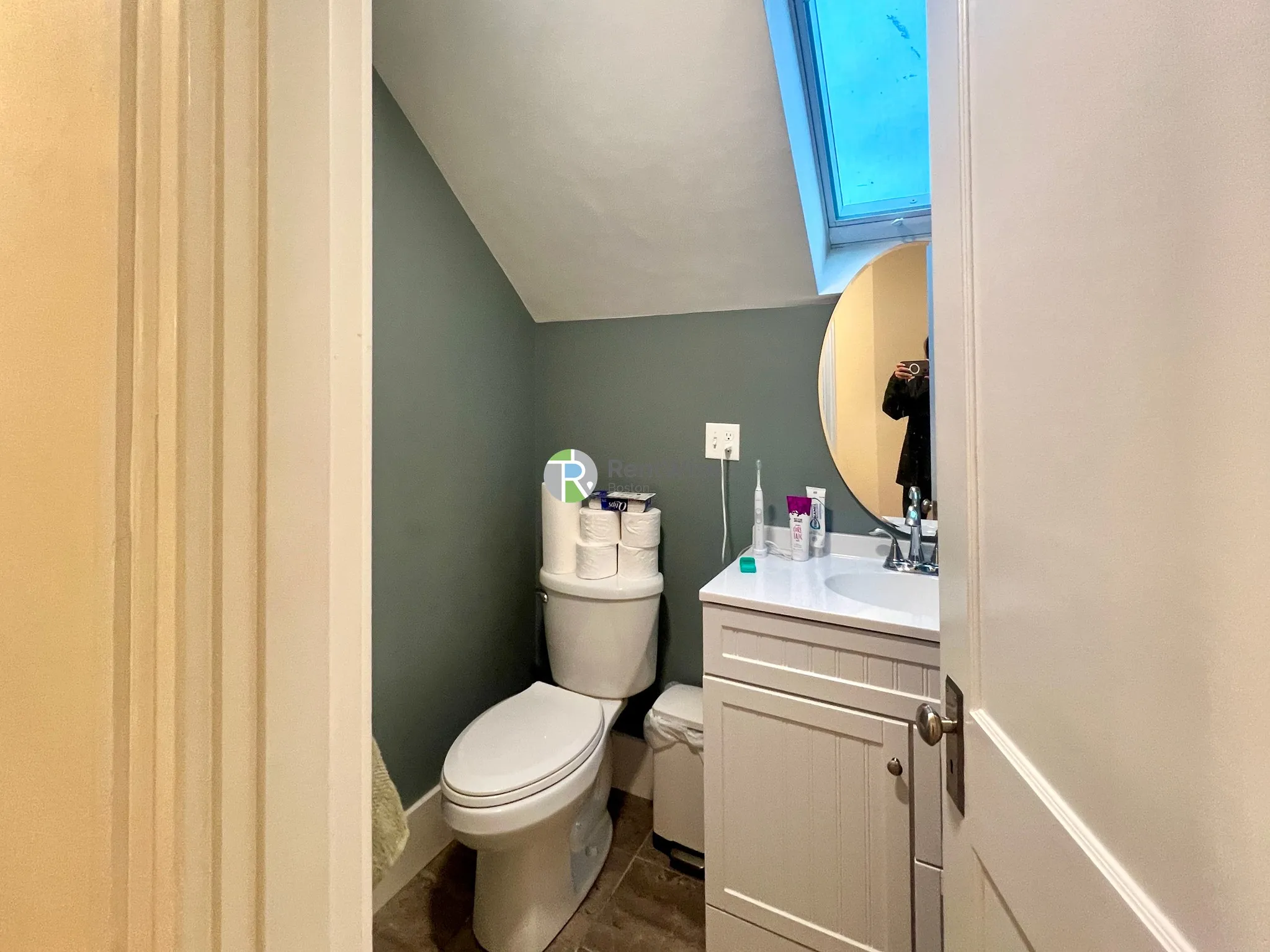 5 bed, 2 bath apartment for rent at 12 Berwick Rd Unit 1, South Medford — photo 13 of 24