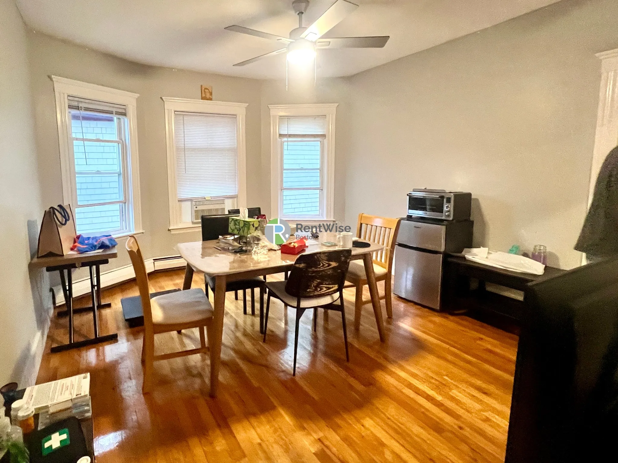 5 bed, 2 bath apartment for rent at 12 Berwick Rd Unit 1, South Medford — photo 1 of 24