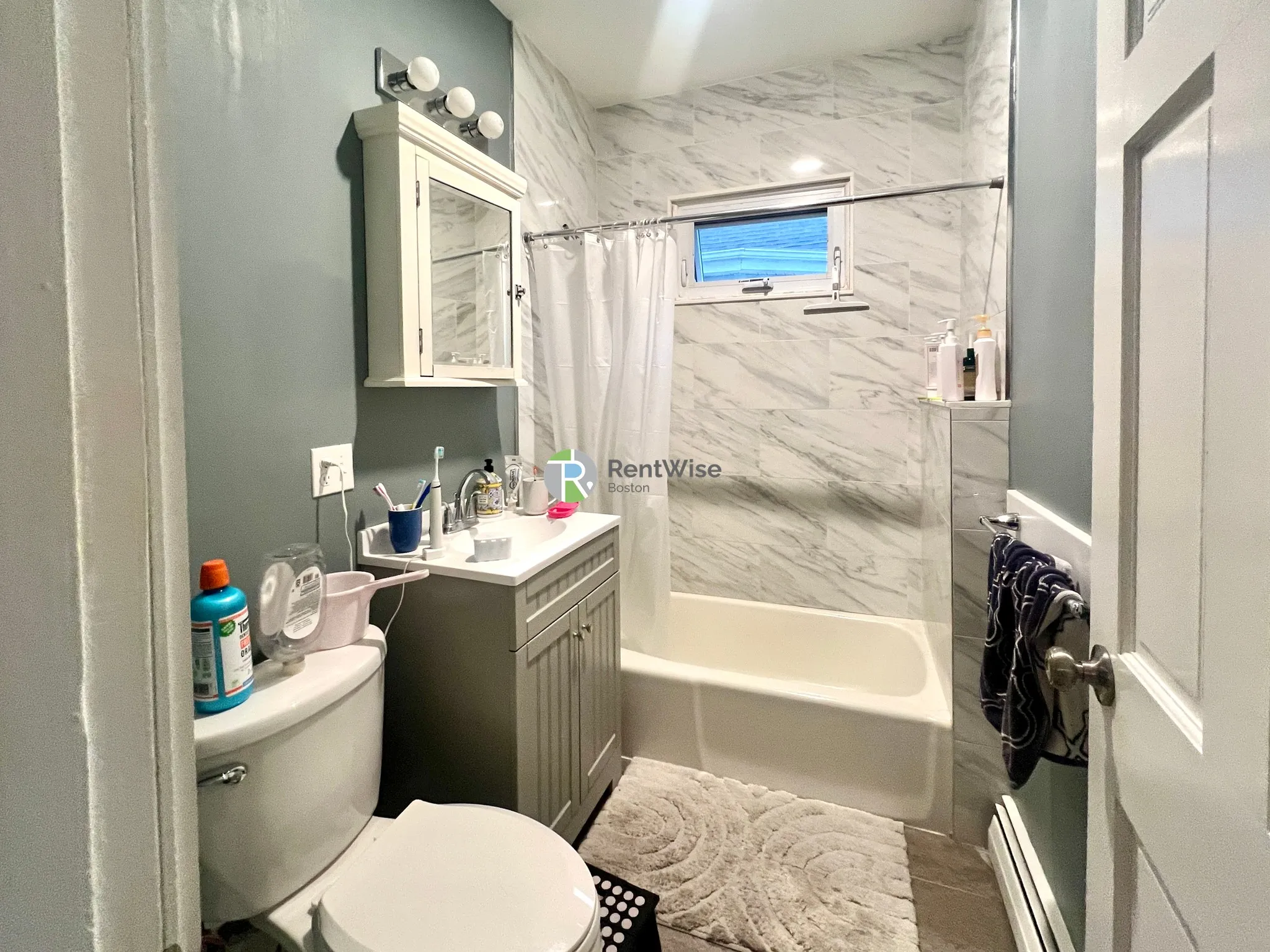 5 bed, 2 bath apartment for rent at 12 Berwick Rd Unit 1, South Medford — photo 4 of 24