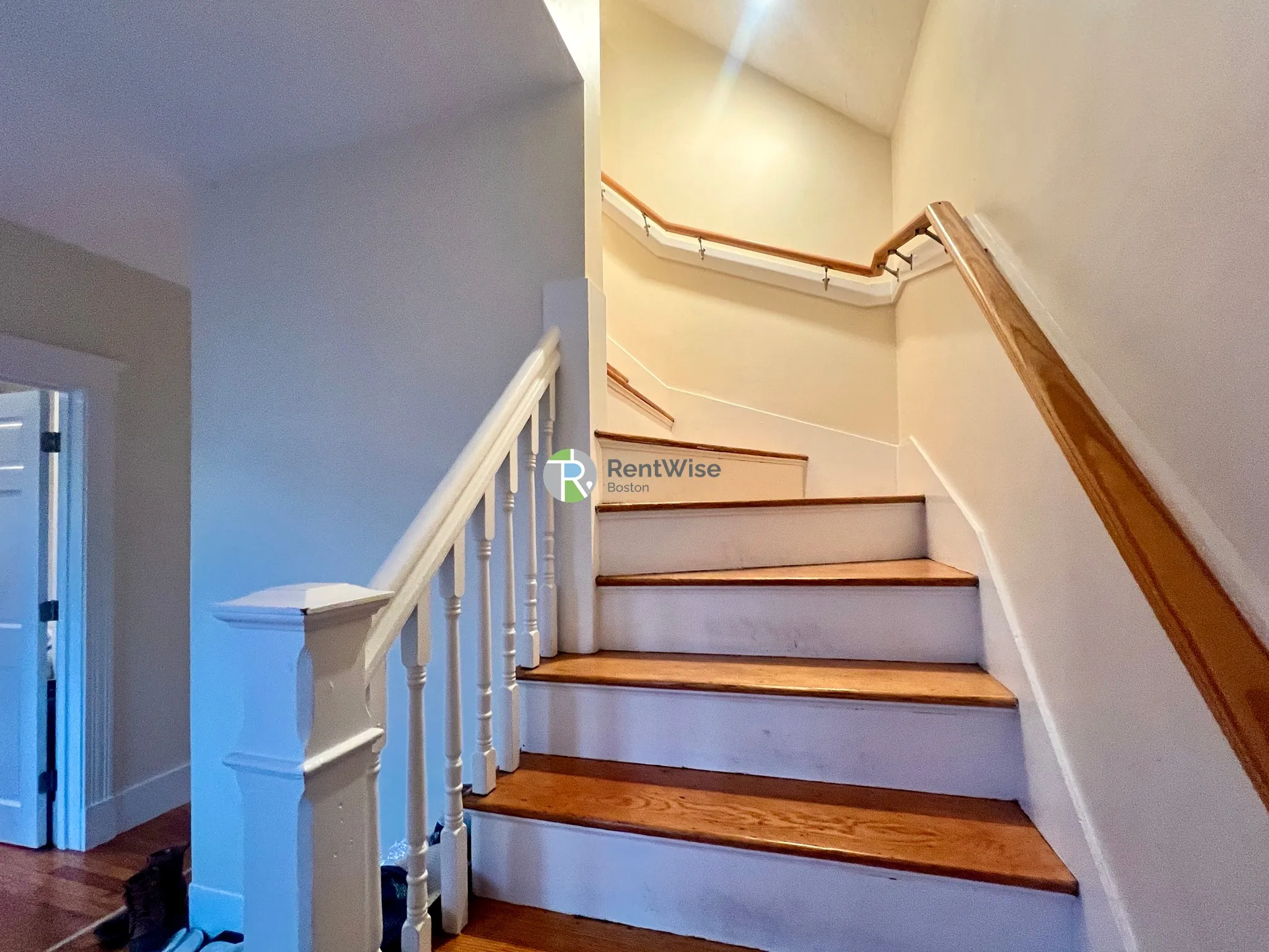 5 bed, 2 bath apartment for rent at 12 Berwick Rd Unit 1, South Medford — photo 9 of 24