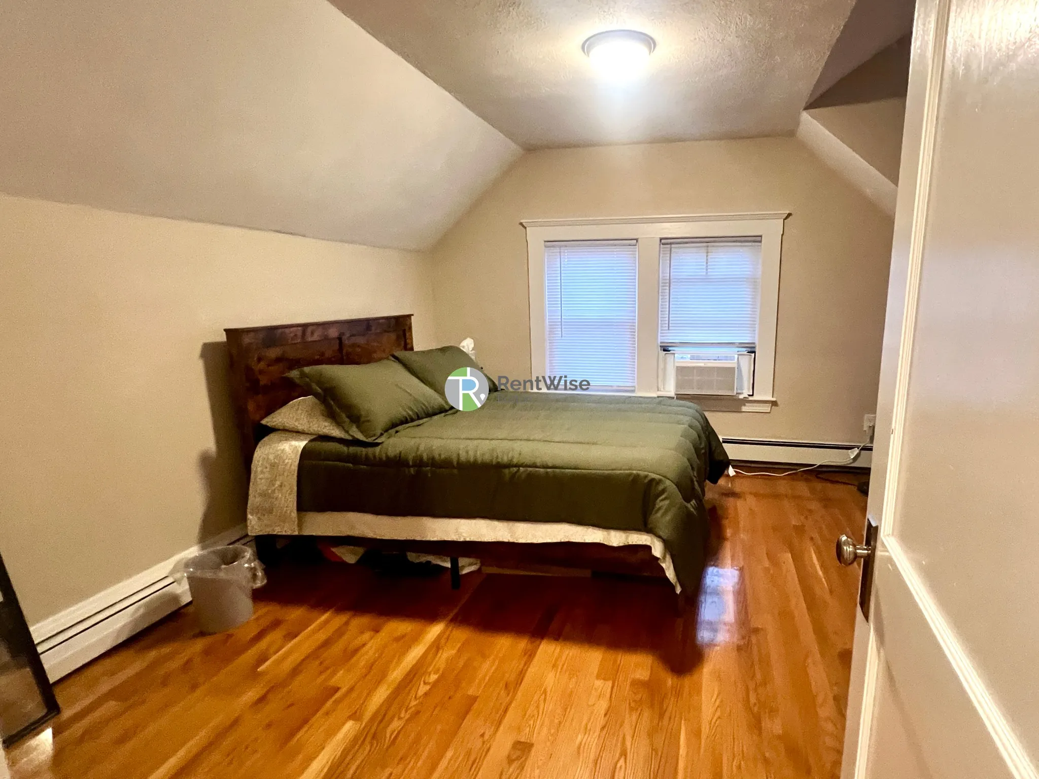 5 bed, 2 bath apartment for rent at 12 Berwick Rd Unit 1, South Medford — photo 15 of 24
