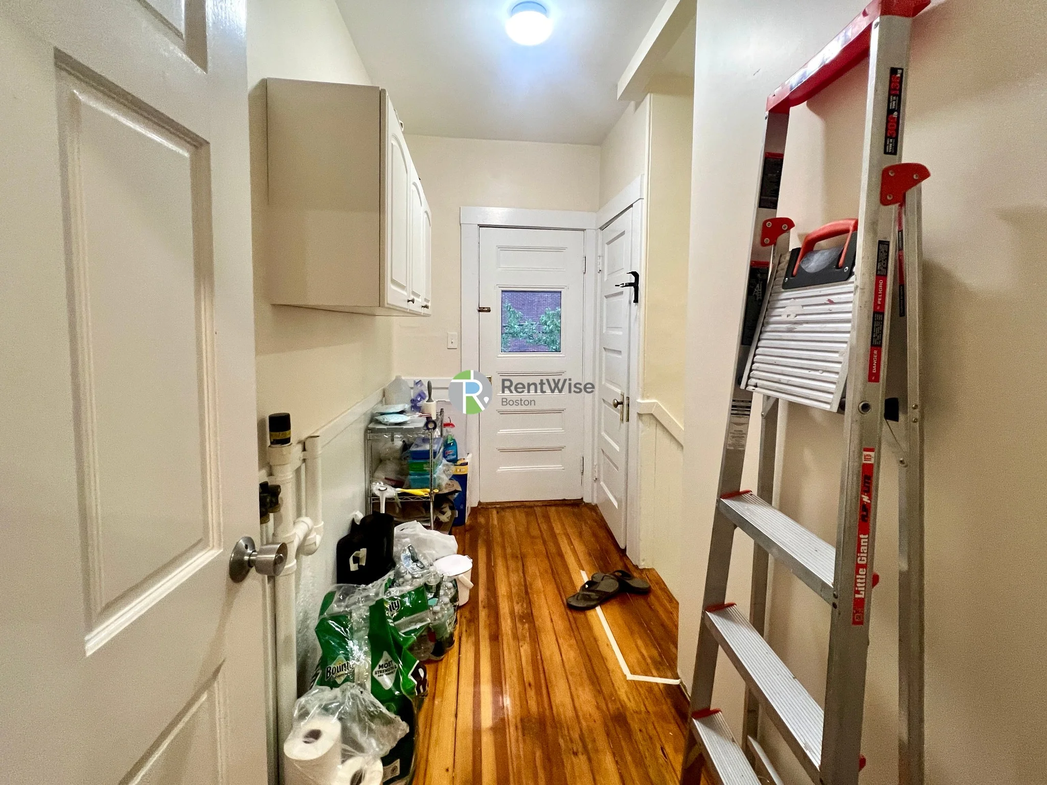 5 bed, 2 bath apartment for rent at 12 Berwick Rd Unit 1, South Medford — photo 22 of 24