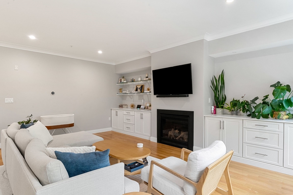 3 bed, 3 bath apartment for rent at 12 Blueberry Hill Ln Unit 12, Melrose — photo 6 of 33