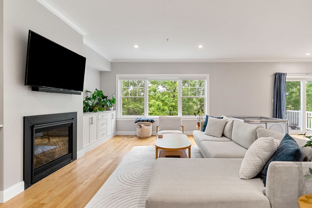 3 bed, 3 bath apartment for rent at 12 Blueberry Hill Ln Unit 12, Melrose — photo 3 of 33