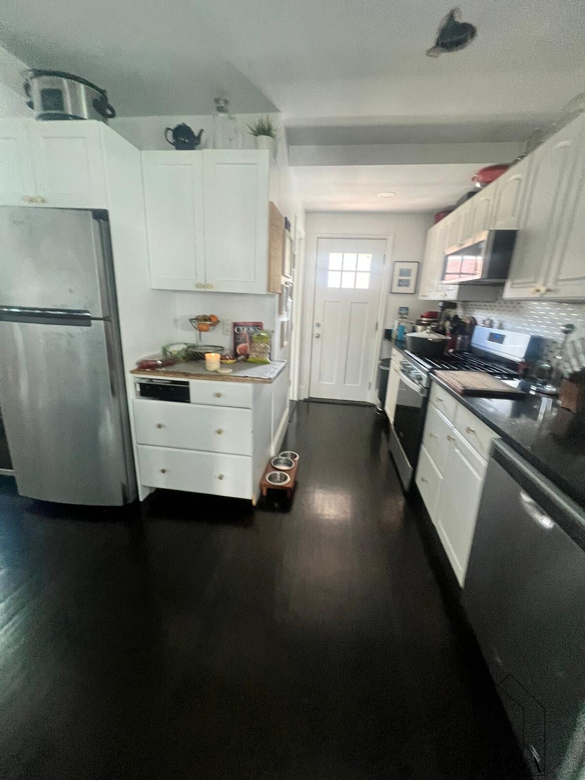 3.5 bed, 2 bath apartment for rent at 12 Bothwell Rd Unit 12, Oak Square — photo 3 of 16