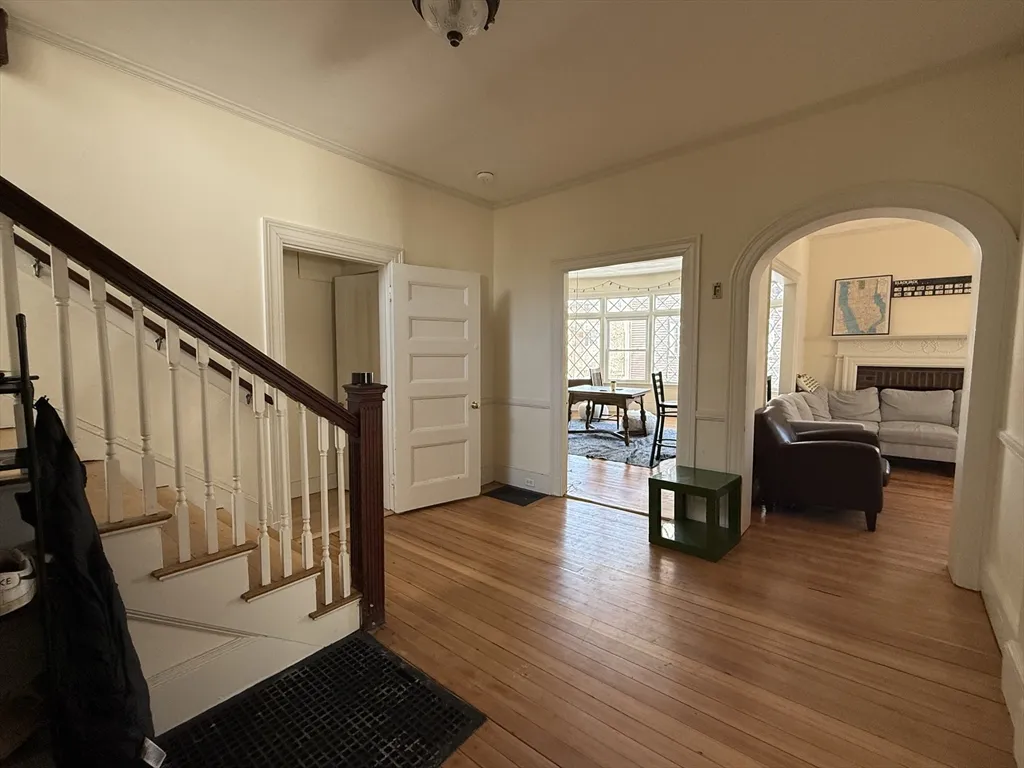 4 bed, 3.5 bath apartment for rent at 12 Braemore Rd Unit 1, Brighton — photo 7 of 20