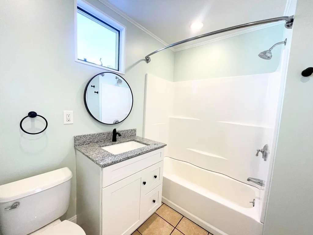 2 bed, 1 bath apartment for rent at 12 Briggs St Unit 1, Salem — photo 15 of 24