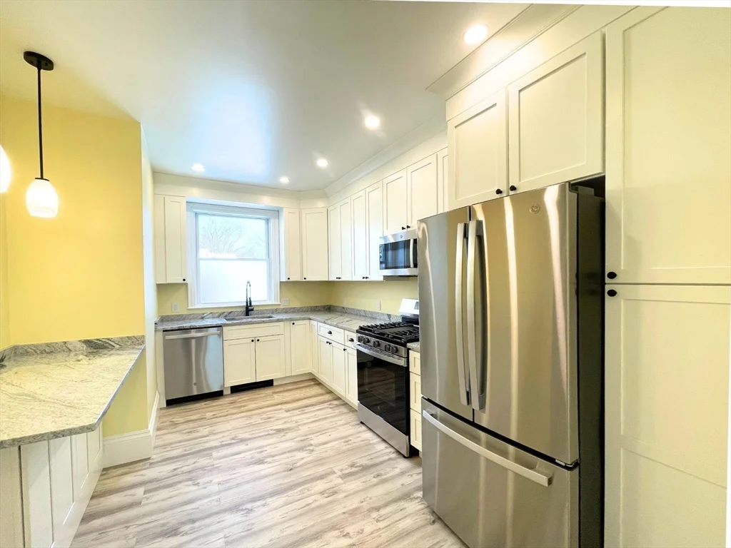 2 bed, 1 bath apartment for rent at 12 Briggs St Unit 1, Salem — photo 10 of 24