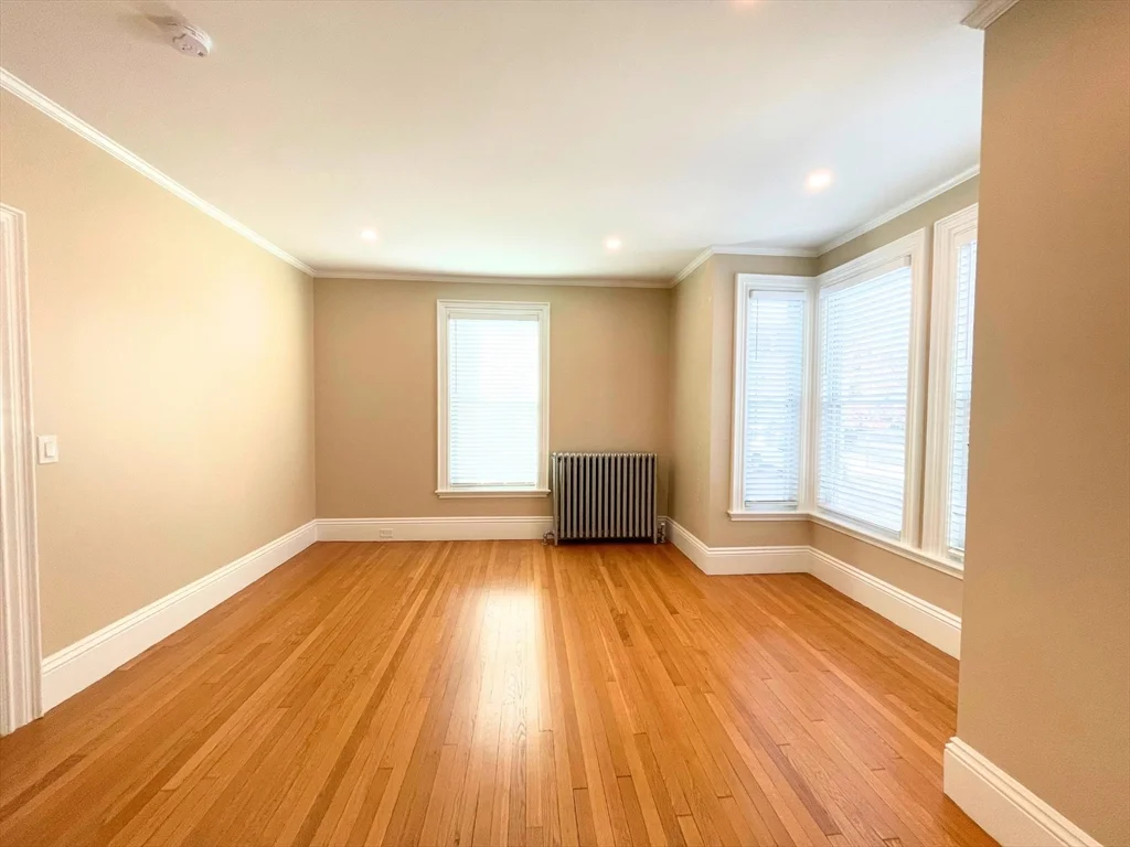 2 bed, 1 bath apartment for rent at 12 Briggs St Unit 1, Salem — photo 2 of 24