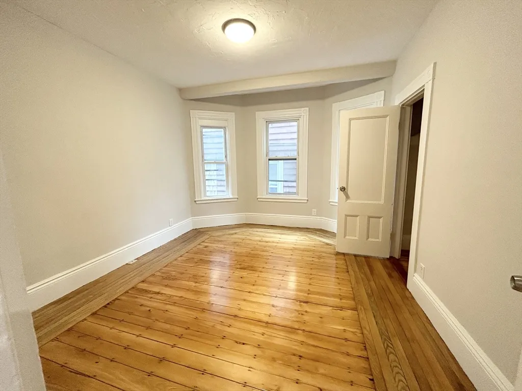 4 bed, 1 bath apartment for rent at 12 Buttonwood Unit 1, Boston — photo 5 of 9