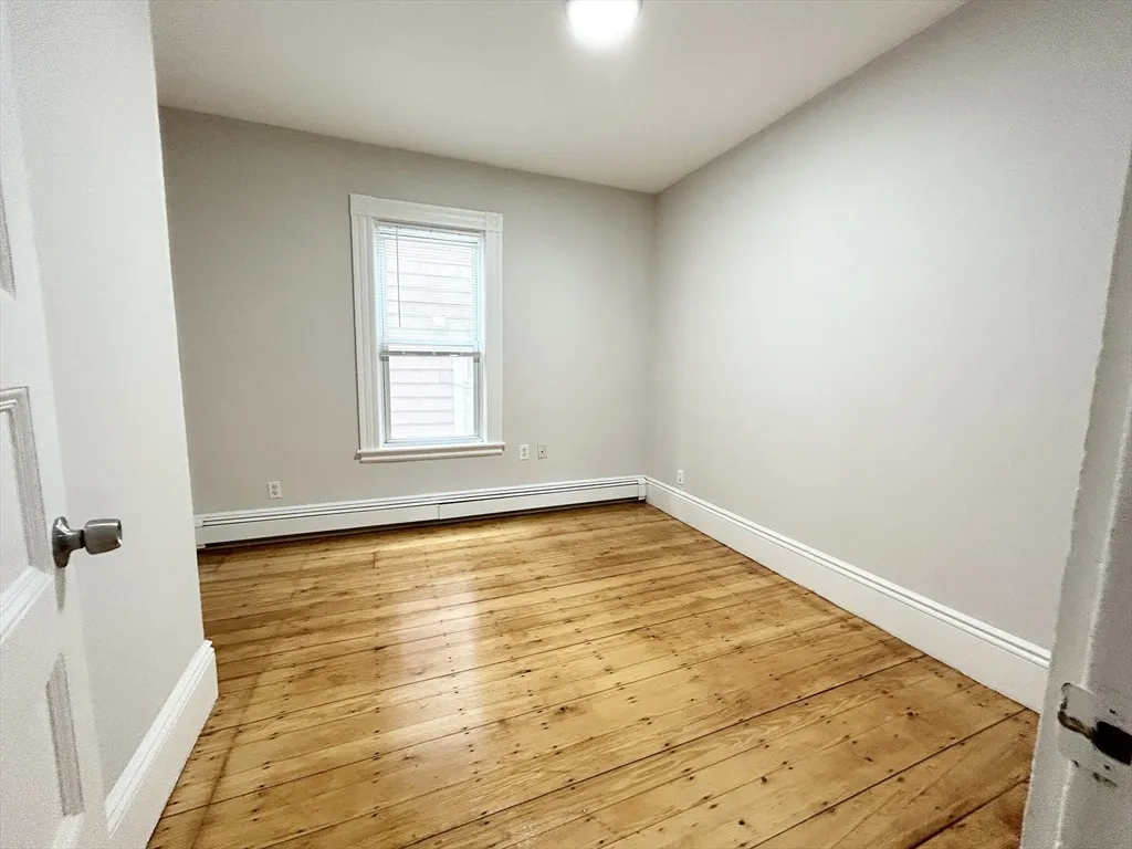 4 bed, 1 bath apartment for rent at 12 Buttonwood Unit 2, Boston — photo 7 of 9