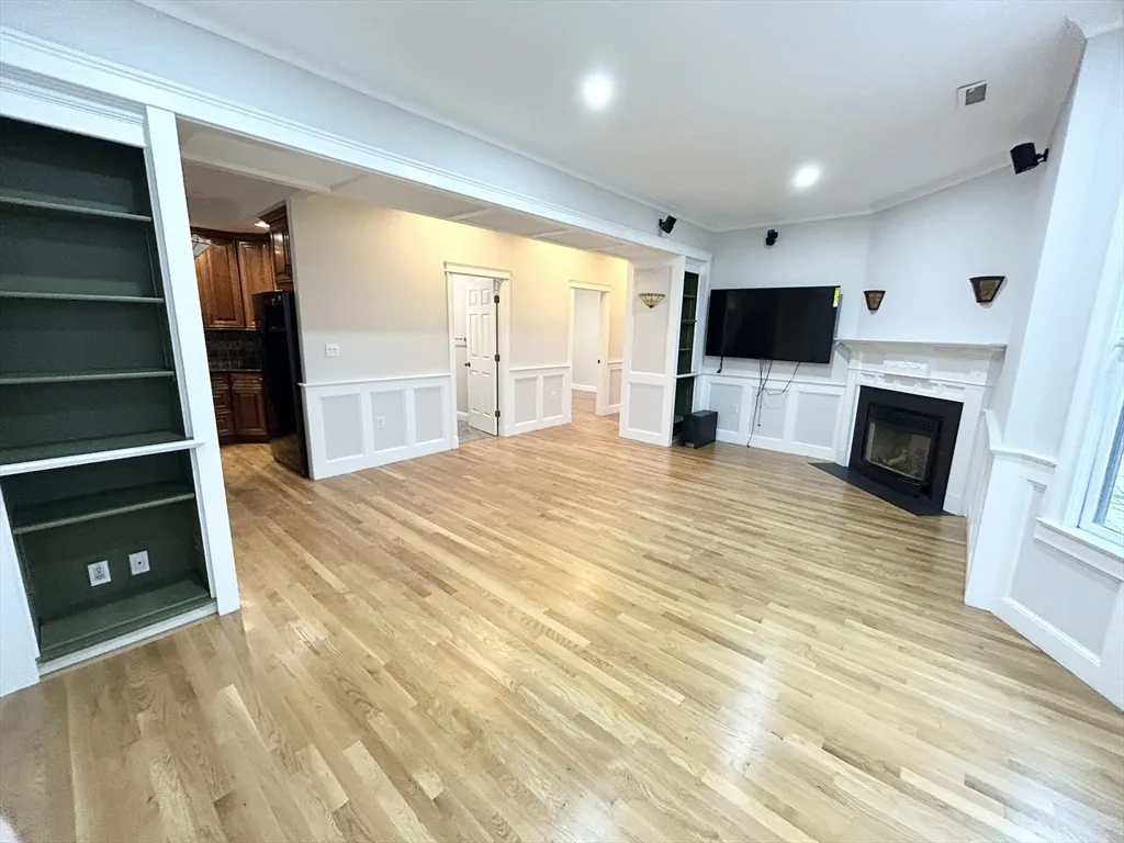 3 bed, 1 bath apartment for rent at 12 Buttonwood Unit 3, Boston — photo 5 of 11