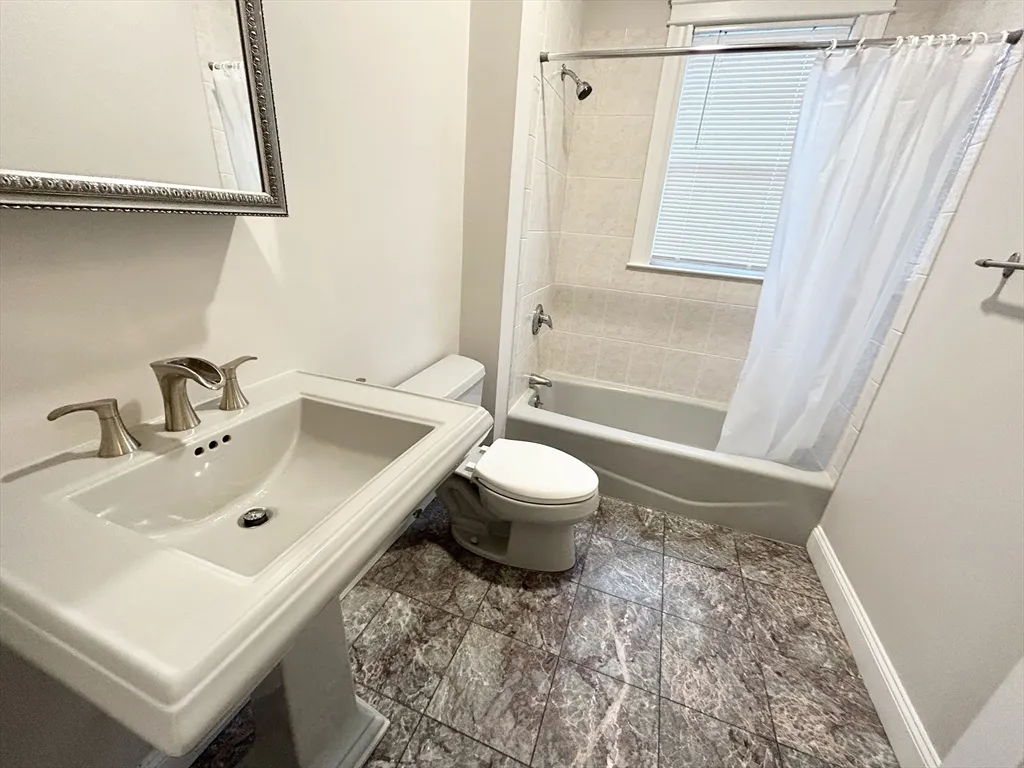 3 bed, 1 bath apartment for rent at 12 Buttonwood Unit 3, Boston — photo 9 of 11