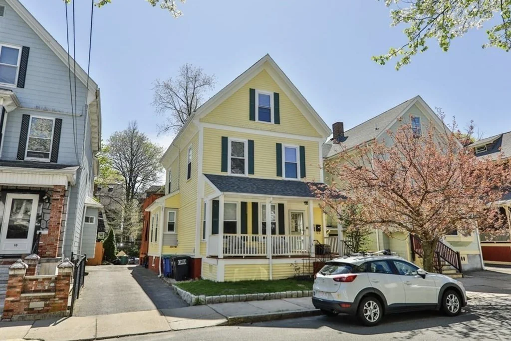 2 bed, 1 bath apartment for rent at 12 Cambria St Unit 2, Spring Hill — photo 1 of 11