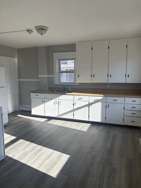 1 bed, 1 bath apartment for rent at 12 Capron St Unit 7, Attleboro — photo 2 of 7
