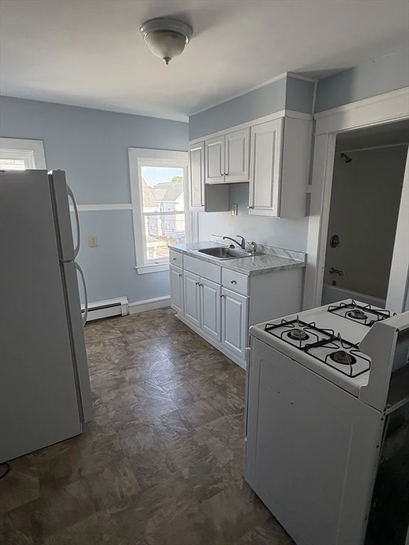 1 bed, 1 bath apartment for rent at 12 Capron St Unit 9, Attleboro — photo 5 of 10