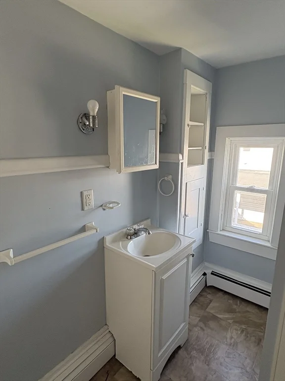 1 bed, 1 bath apartment for rent at 12 Capron St Unit 9, Attleboro — photo 8 of 10